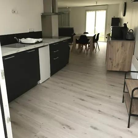 Appartement Numero 8 Savigne-l'Eveque