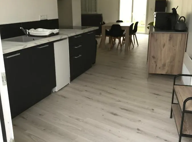 Numero 4 Ou Numero 8 Savigne-l'Eveque